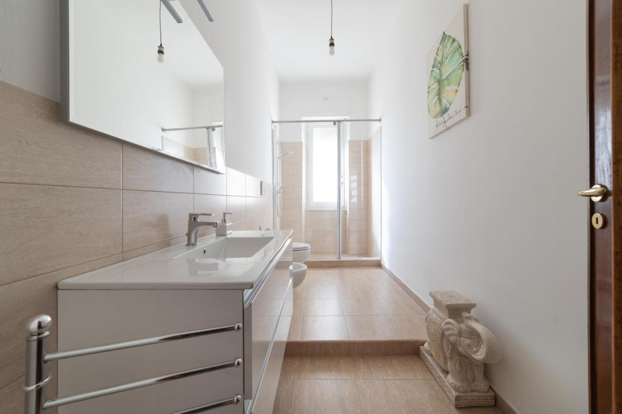 Budget Apartment Roma 70 Stazione Centrale Кальярі Екстер'єр фото